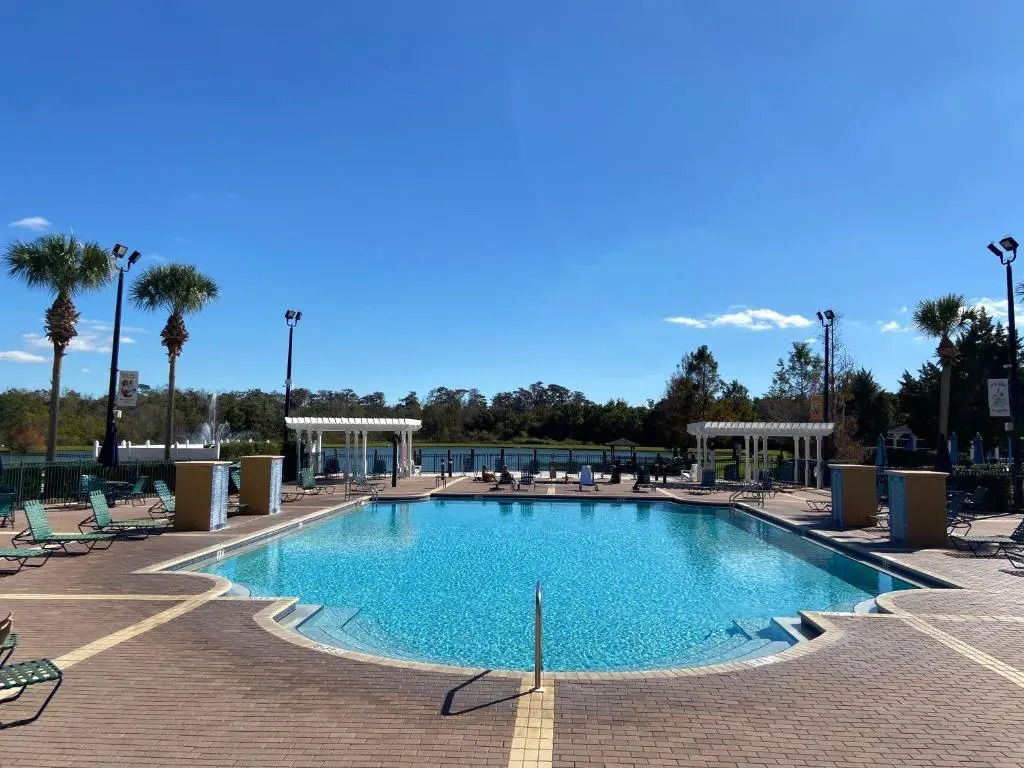 Beautiful town home 5 miles from Disney entrance