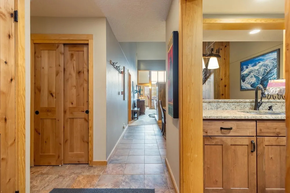 2056 The Pines 2 Bedroom Condo by RedAwning