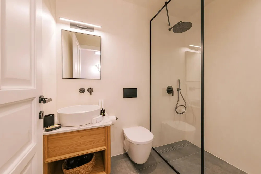 Kalathos Square luxury suites