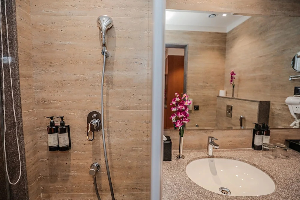 Regenta Place Bhopal by Royal Orchid Hotels Limited