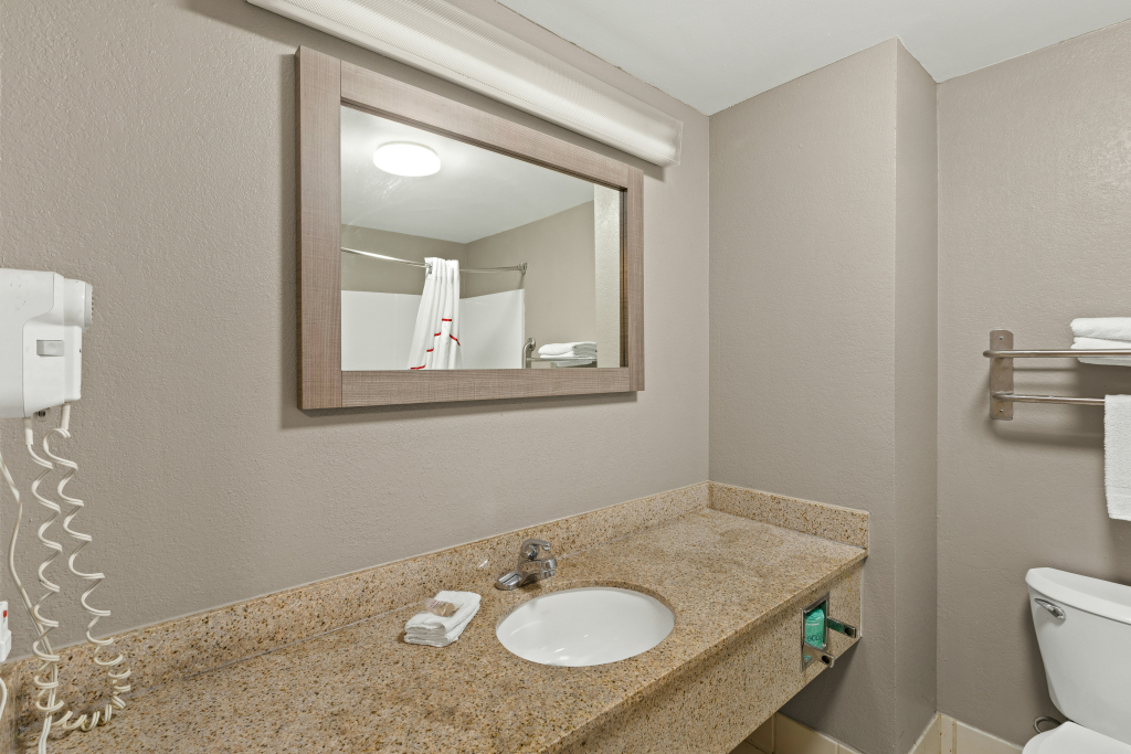 Red Roof Inn & Suites Newnan