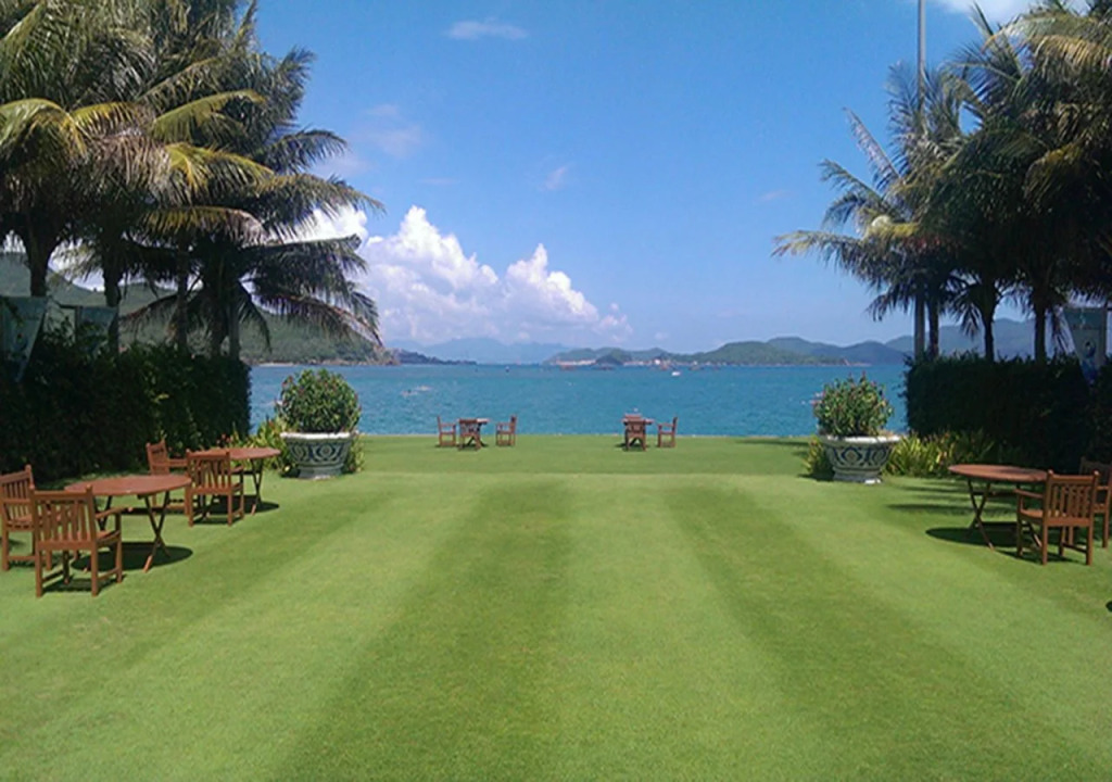 Diamond Bay Golf and Villas