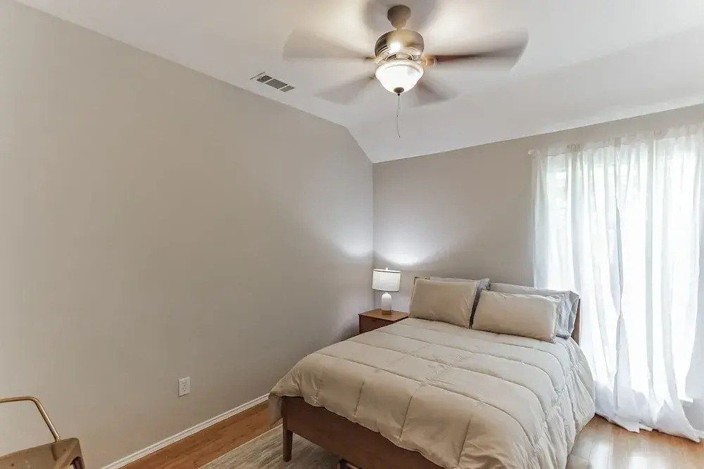 Family Fun Retreat: Pool & Entertainment Haven! 4 Bedroom Home by RedAwning