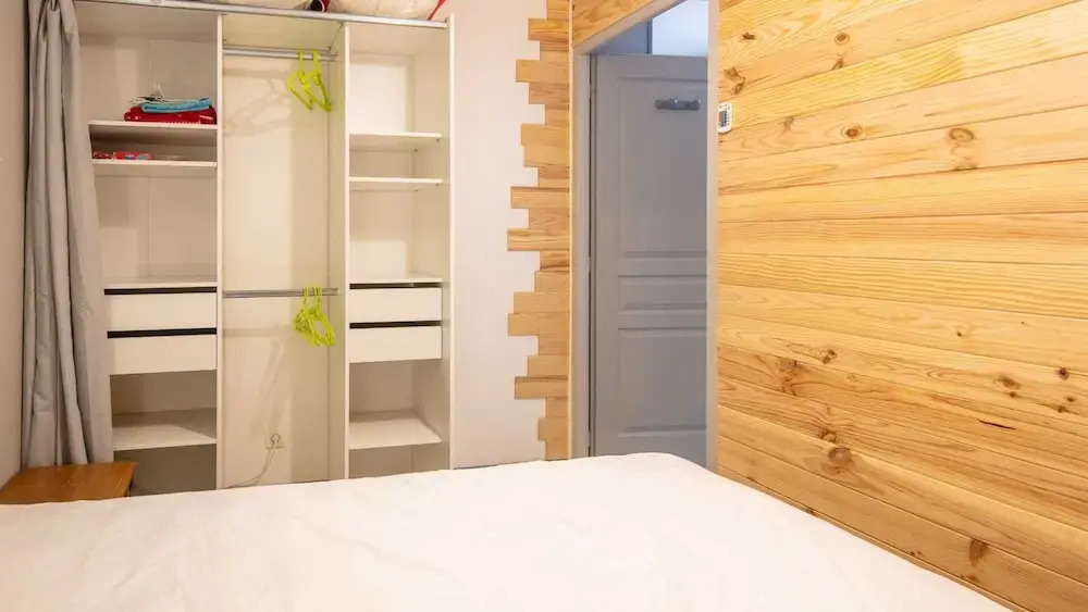 Mountain-view Apartment for 6 Guests