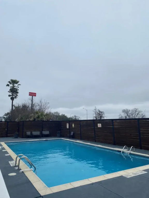Hotel 10 Extended Stay