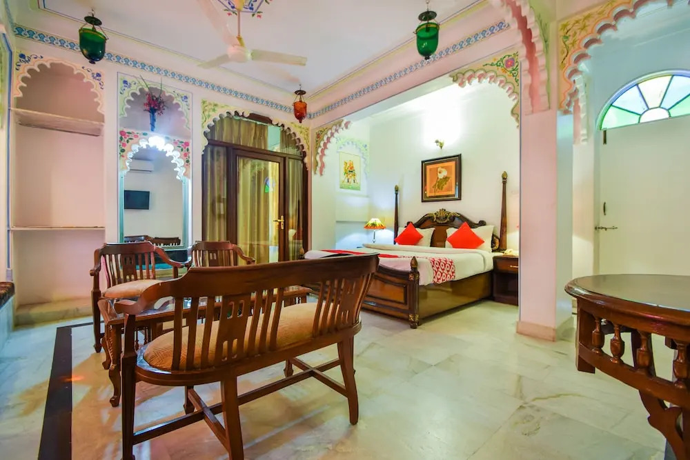 OYO 23380 Raj Palace