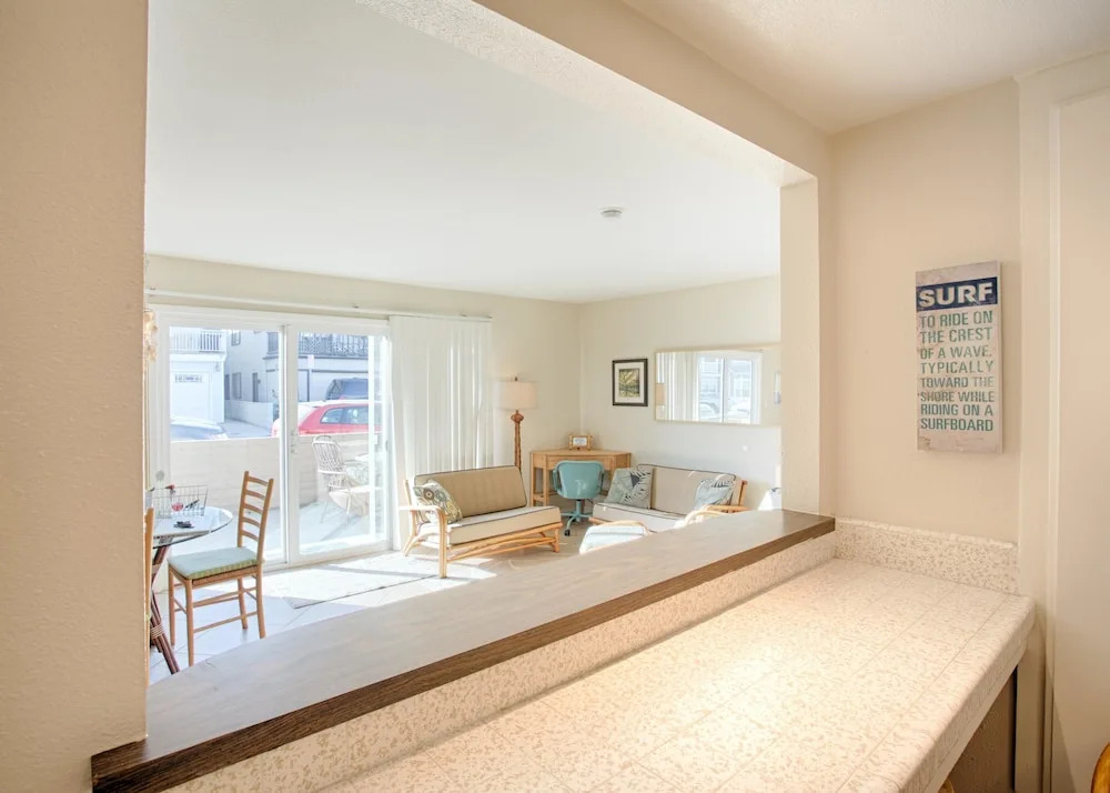 31st St A (68338) - 2 Br townhouse by RedAwning