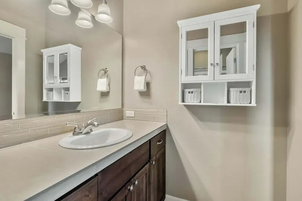 Hot-tub, Pet-friendly, 30 min to Mt Bachelor!