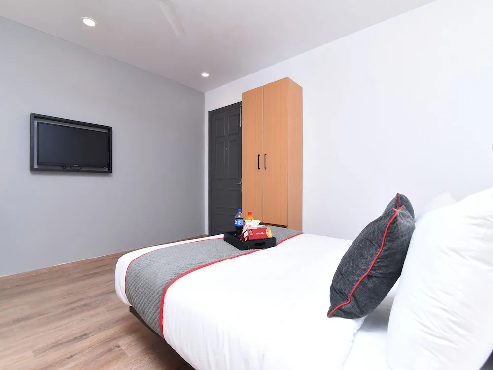 OYO Townhouse 100 Chattarpur