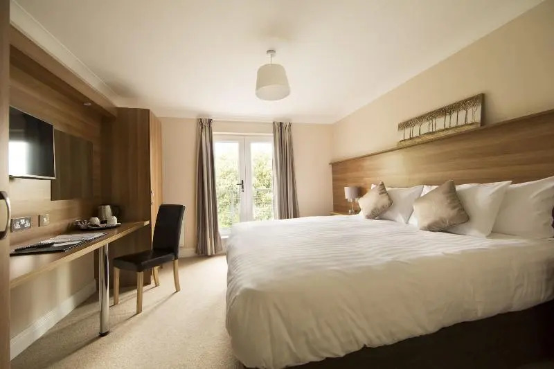 Riverside Suites Hotel