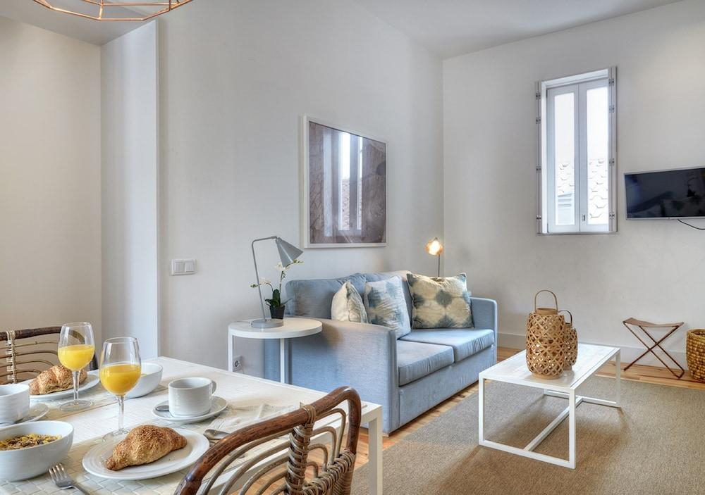 Canaan Lifestyle Apartments Lisbon Combro 77 by Get Your Stay