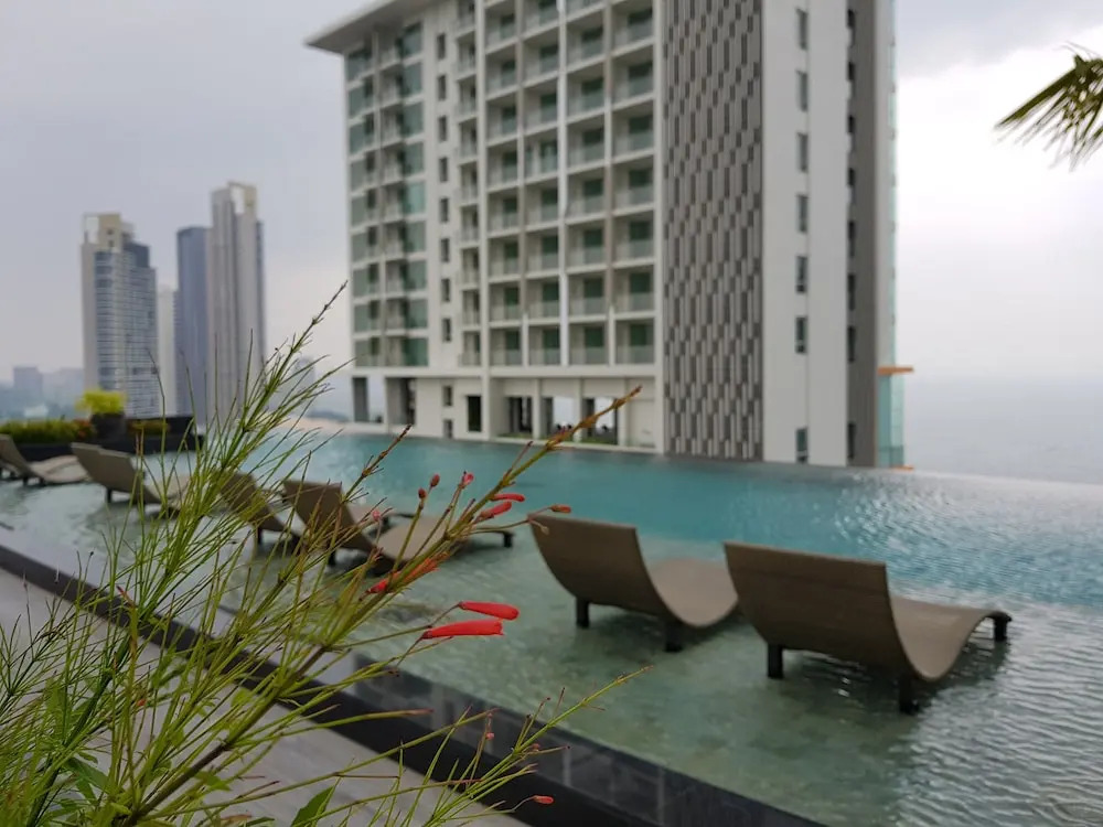 Riviera 1BR Sea View B2506