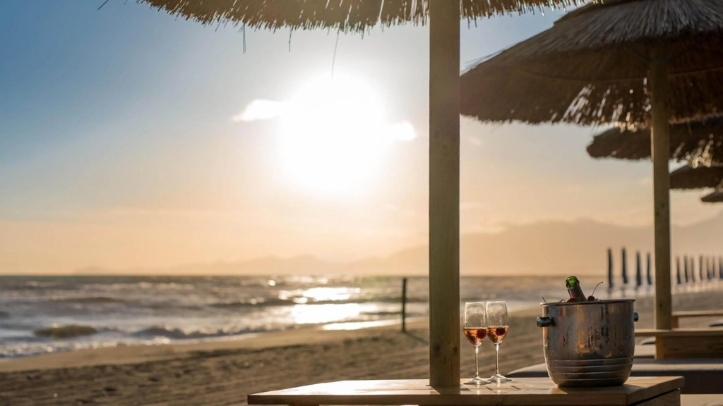 Cumeja Beach Club & Hotel