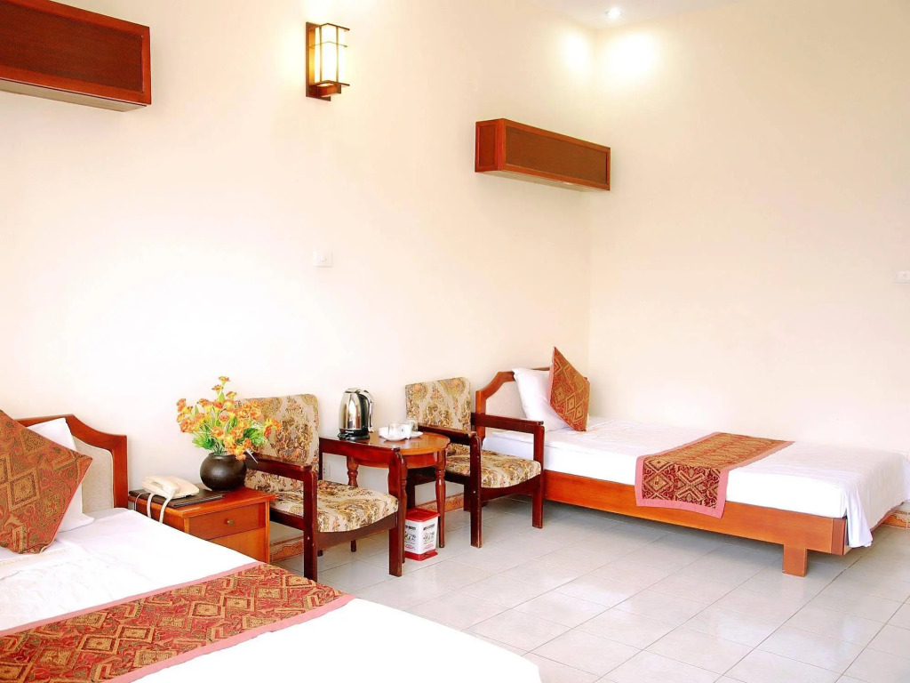 Que Huong Hotel