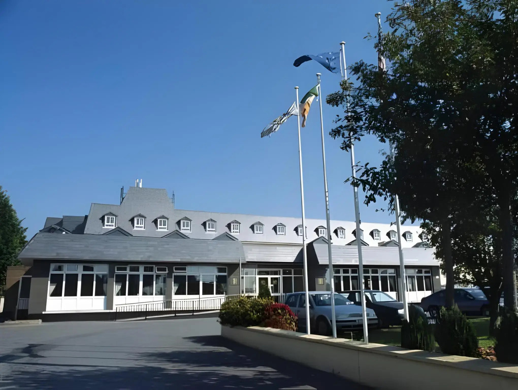 Flannerys Hotel