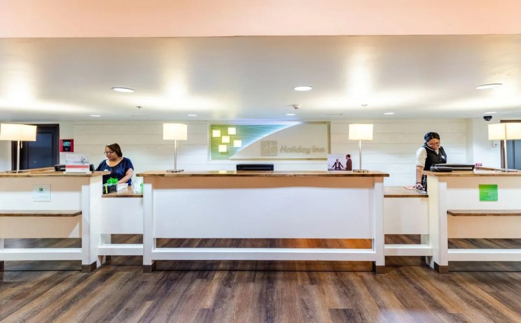 Holiday Inn & Suites Atlanta Airport North by IHG