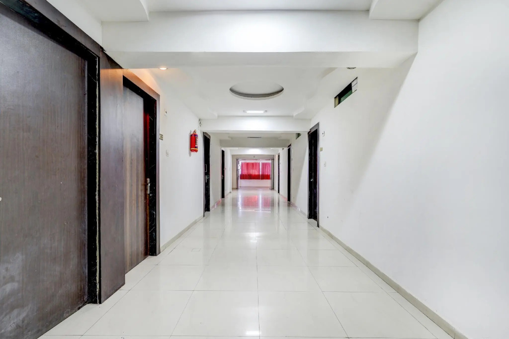 CAPITAL O74728 Ninn Hotel
