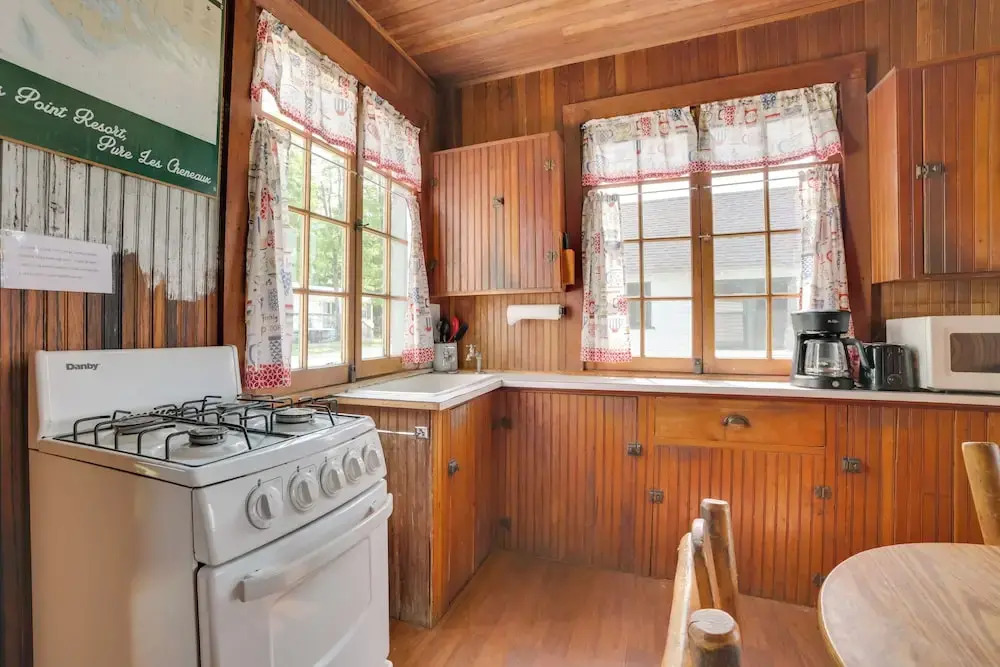 Boat, Paddle & Swim! Lakefront Cabin in Cedarville