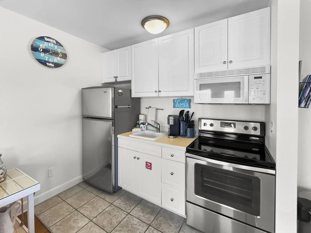 Golden On 30a 1 Bedroom Condo by RedAwning
