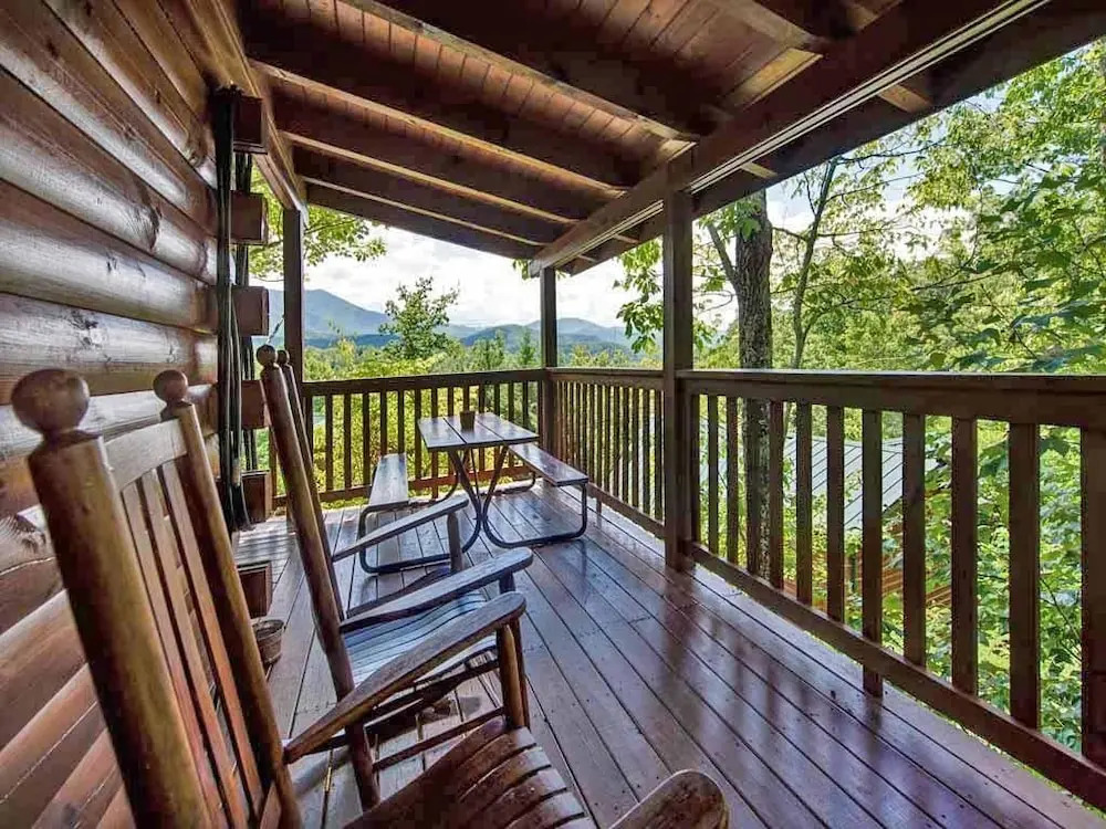 Whisper Mountain 2 Bedroom Home with Hot Tub