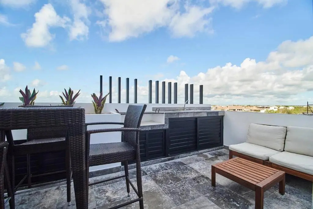 PH 312 Two bedroom rooftop and private pool