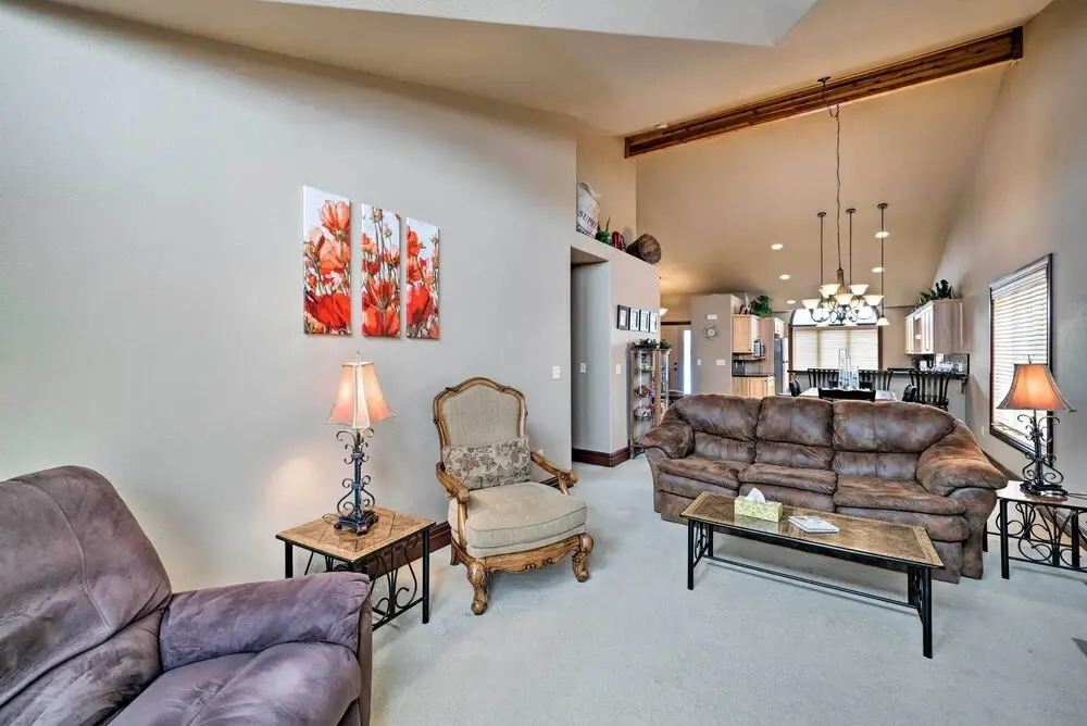 Cozy & Convenient Red Lodge Home < 8 Mi to Slopes!