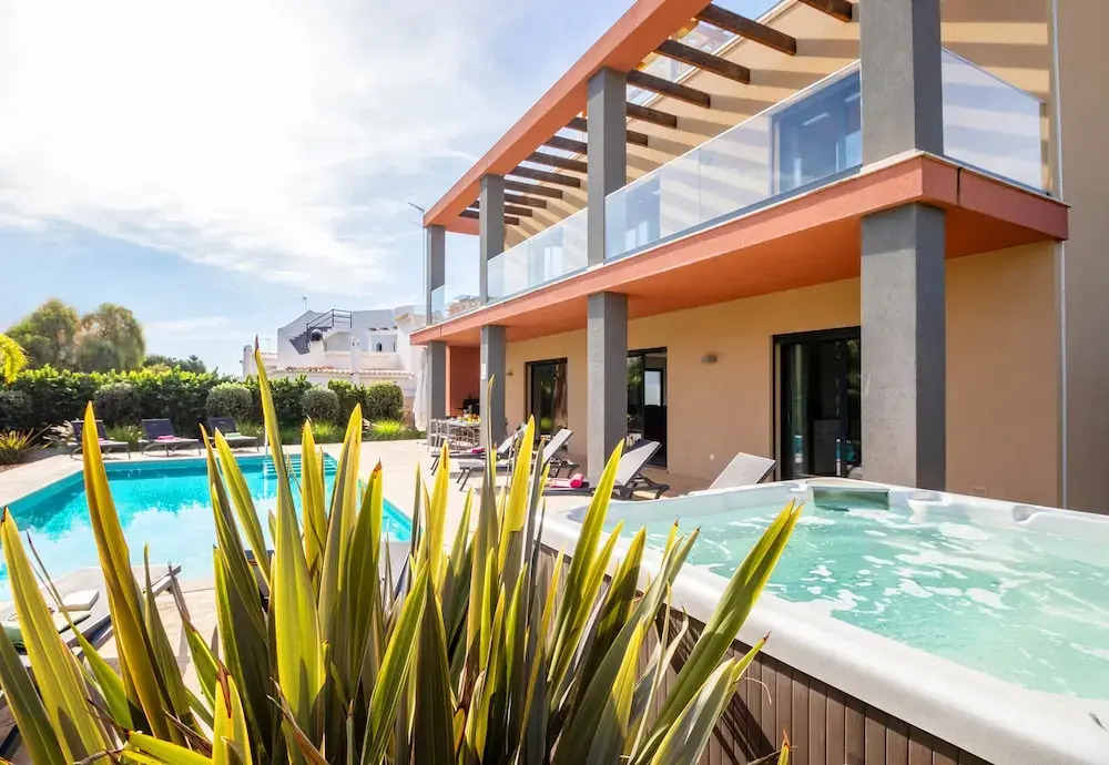 Villa Oliveira - Piscina aquecível, jacuzzi e BBQ, Armação de Pêra