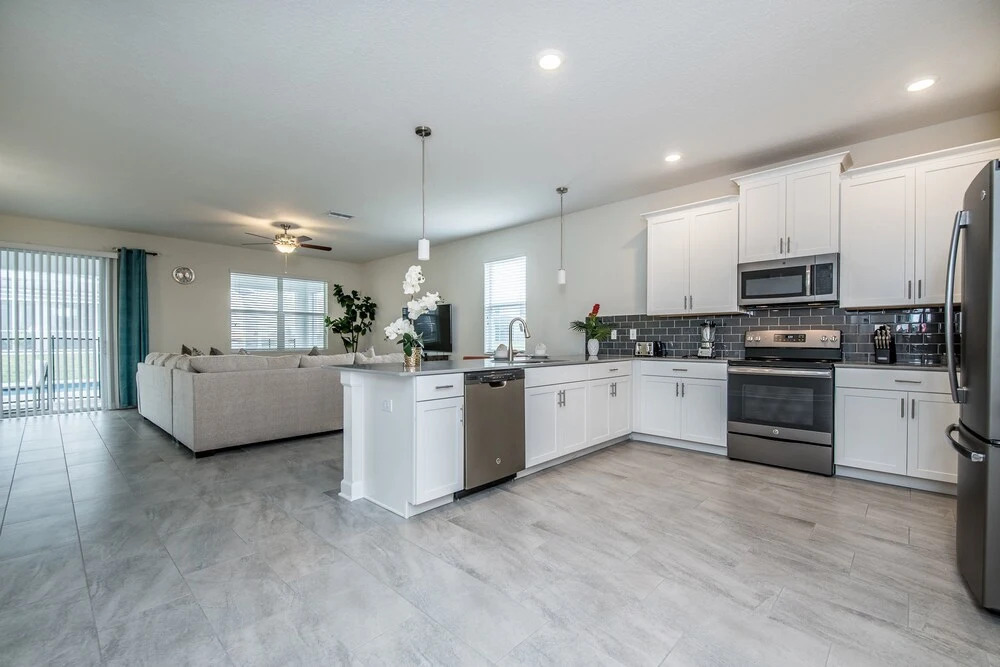 1675 Moonvalley Drive