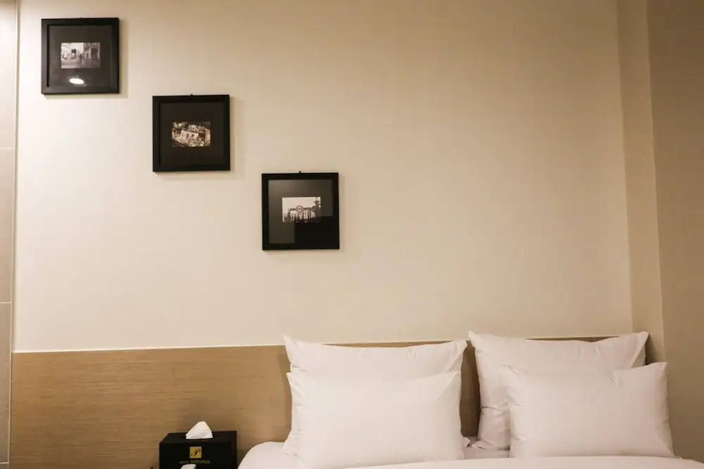 Paradise Hotel