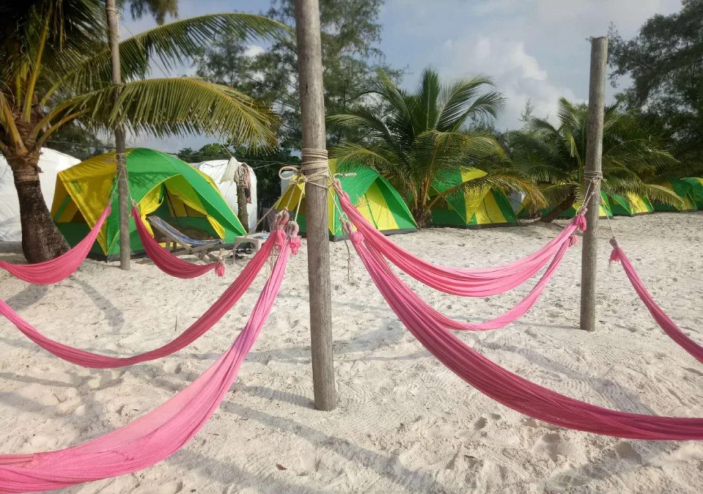 Sandbank Restaurant & Camping Koh Rong