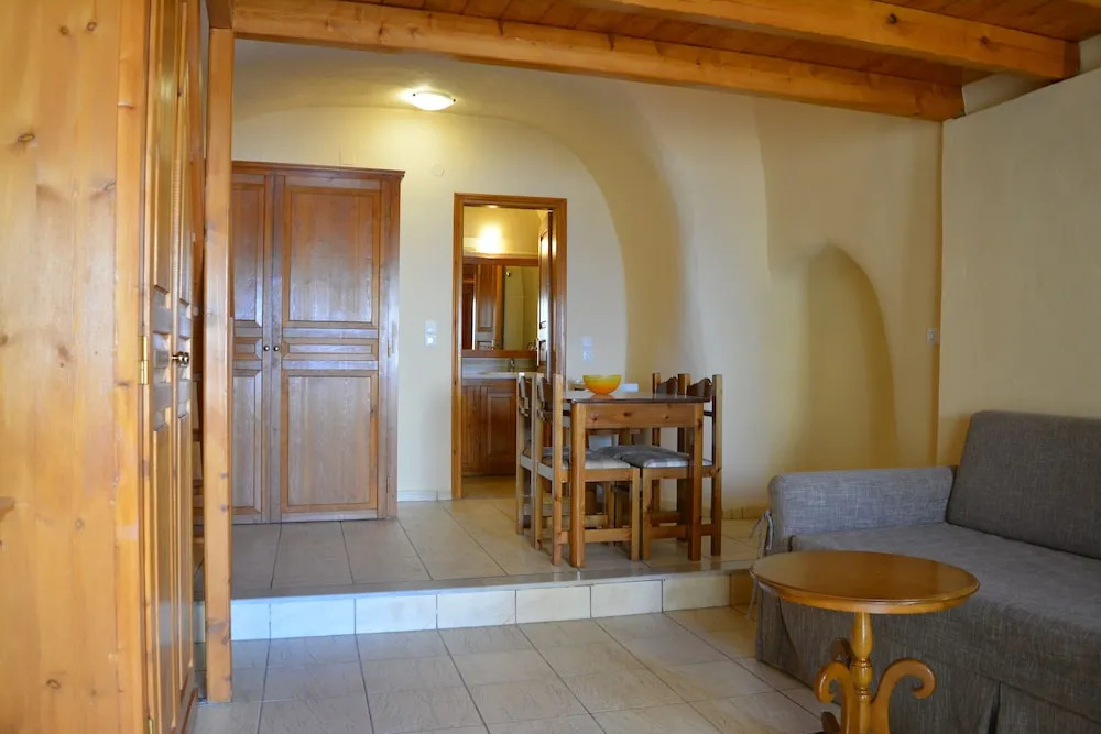 Anemomilos Suites