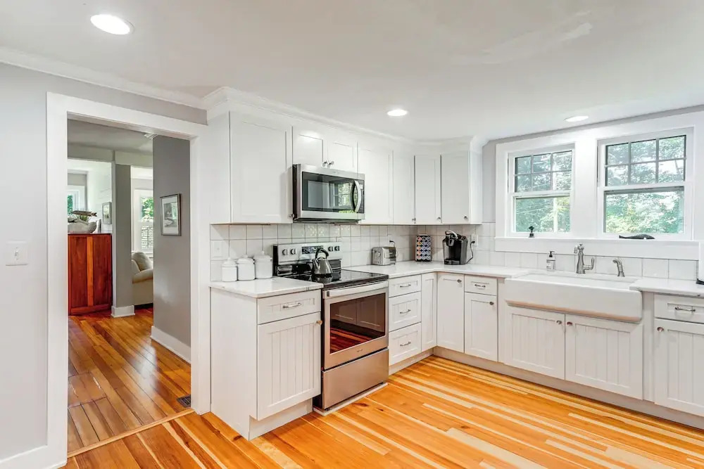 2 Mi to Dtwn: 2-acre Retreat w/ Large Yard!