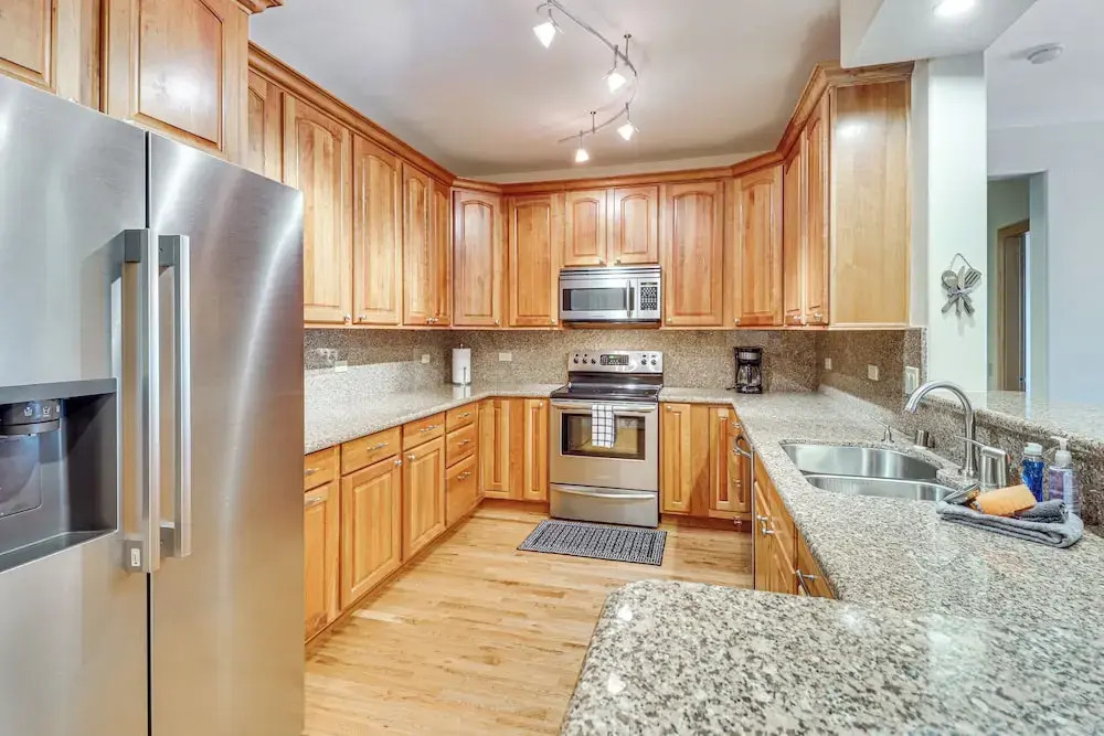 2 Mi to Angel Fire Resort: Luxury Condo w/ Balcony