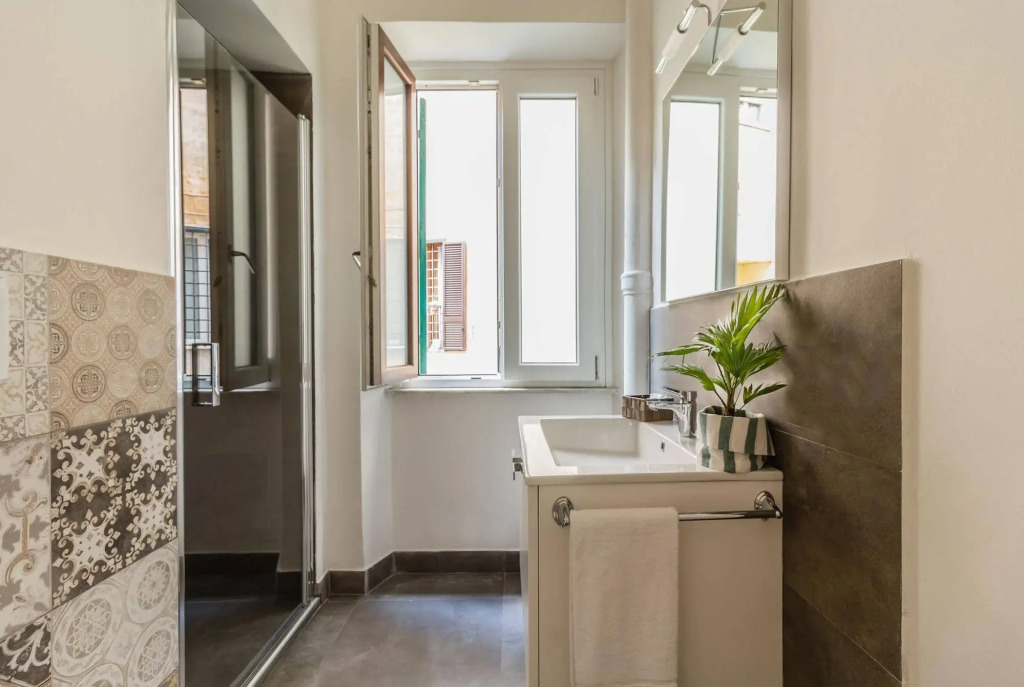 HISTORICAL CENTER ROME NAVONA AC 2 ROOMS HOLY DOOR VATICAN 5 MINUTES ON WALk