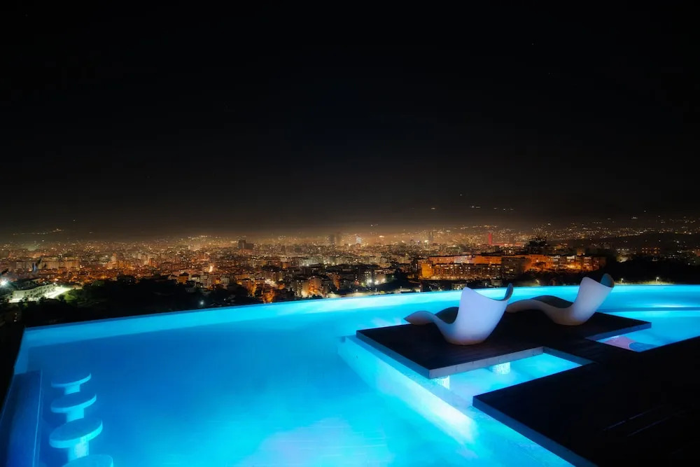 Arka Art Hotel