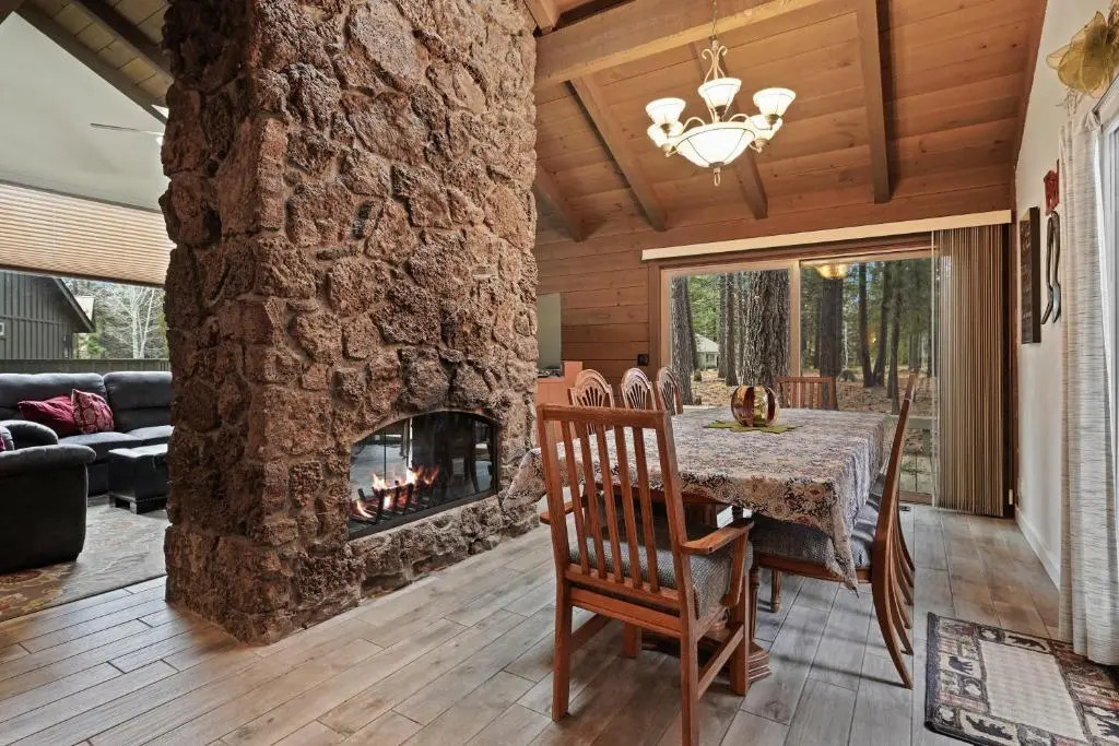 2 Landrise-AC-Hot Tub-4BR/2BA
