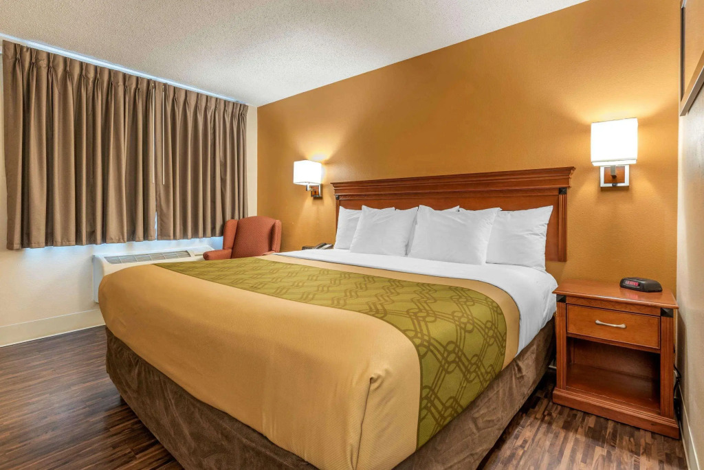 Econo Lodge Louisville Downtown