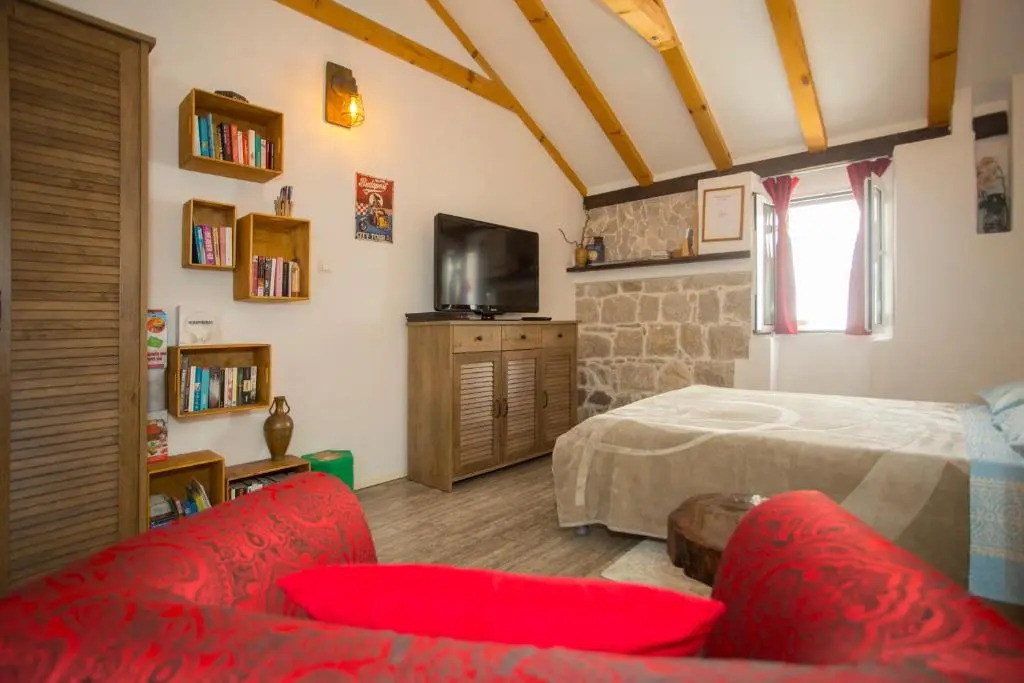 Old Town Petrova Accommodation