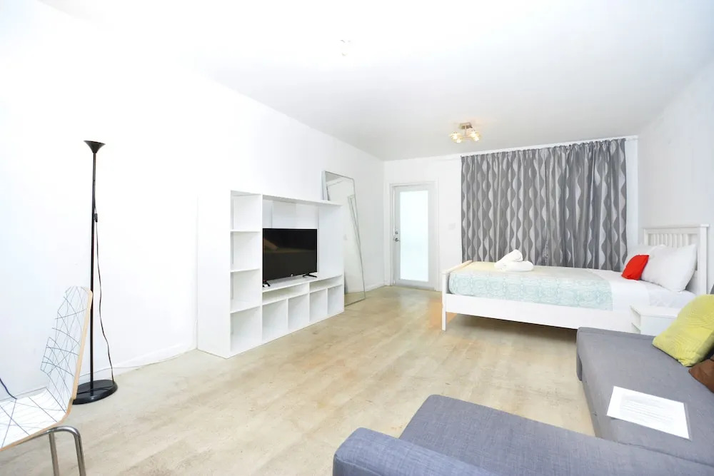 Art Deco Studio Apartments