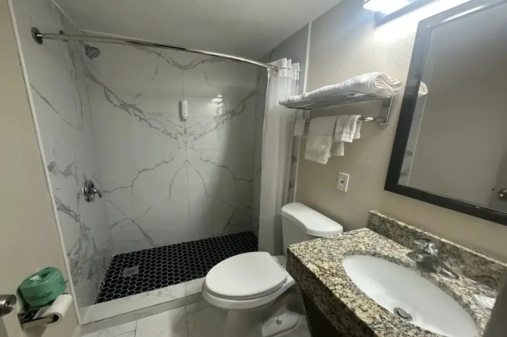 Econo Lodge St Petersburg Central