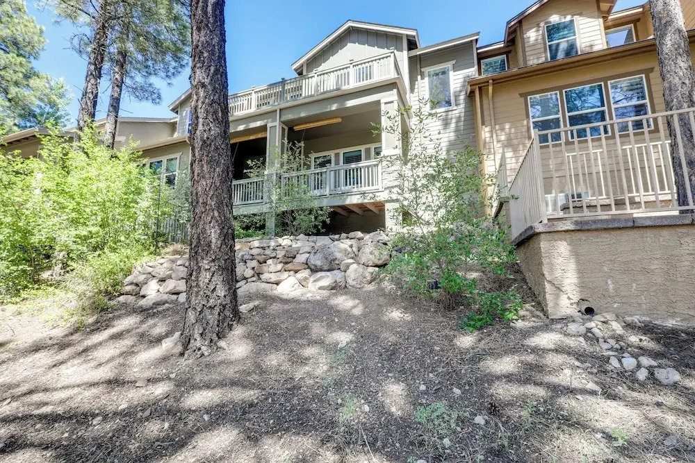 Tasteful Flagstaff Townhome w/ 2 Furnished Decks