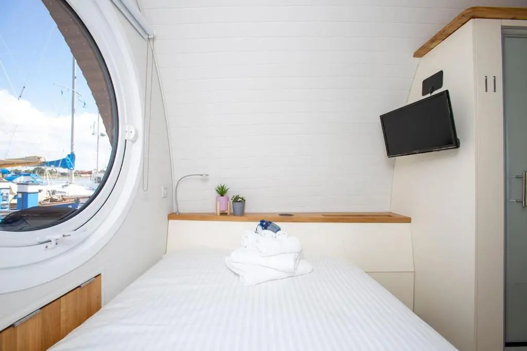 Sea Breeze Ark 900 Boat