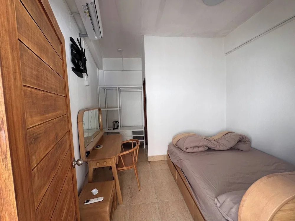 D 6 Apartment 6 of 6