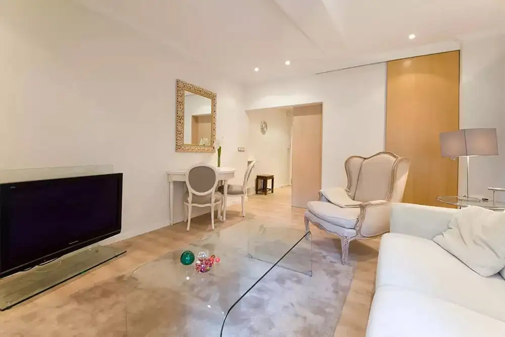 Azpeitia Elegant Home in Center