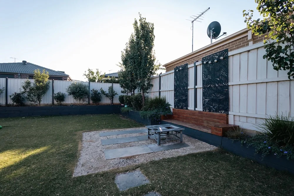 StayAU Newly Cozy Holiday House Tarneit