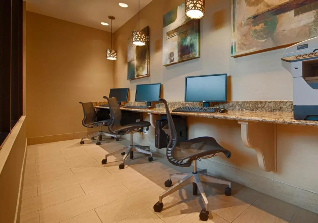 Antioch Hotel & Suites