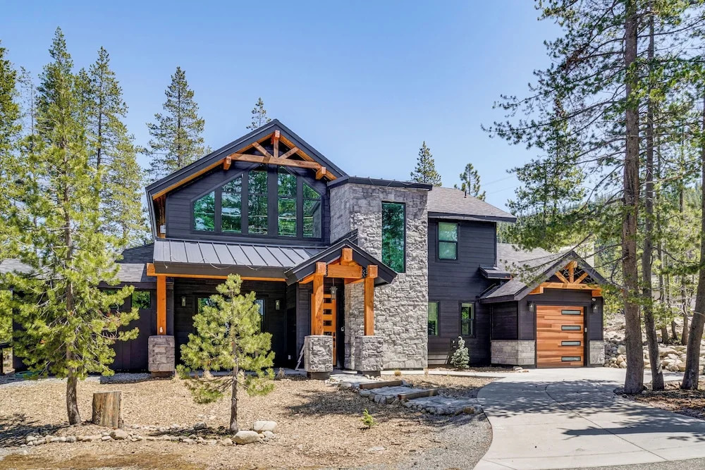 Luxe Soda Springs Retreat: Modern & Spacious!
