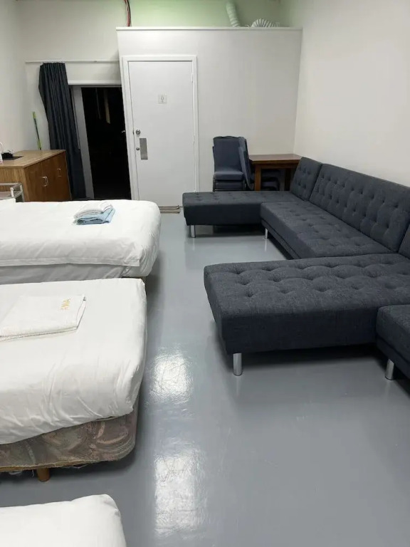 2 Double 1 Single 2 Sofa Beds - Suite 6