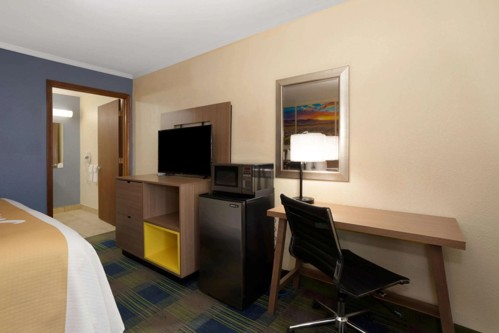 Days Inn by Wyndham Alamogordo White Sands