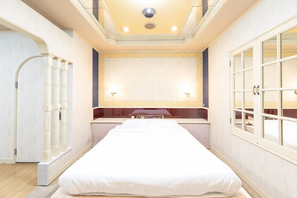 OYO Hotel Tatsuyoshi Osaka Sennan